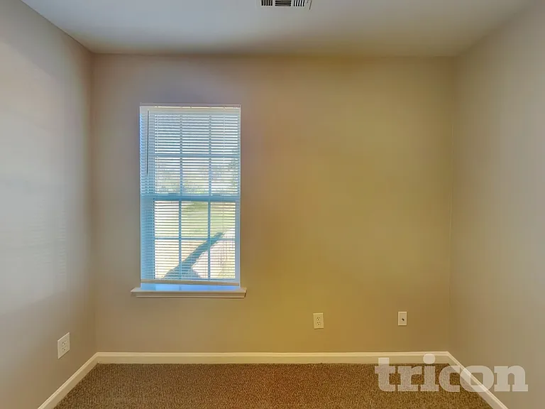 5717 Henderson Oaks Dr — Photo 11