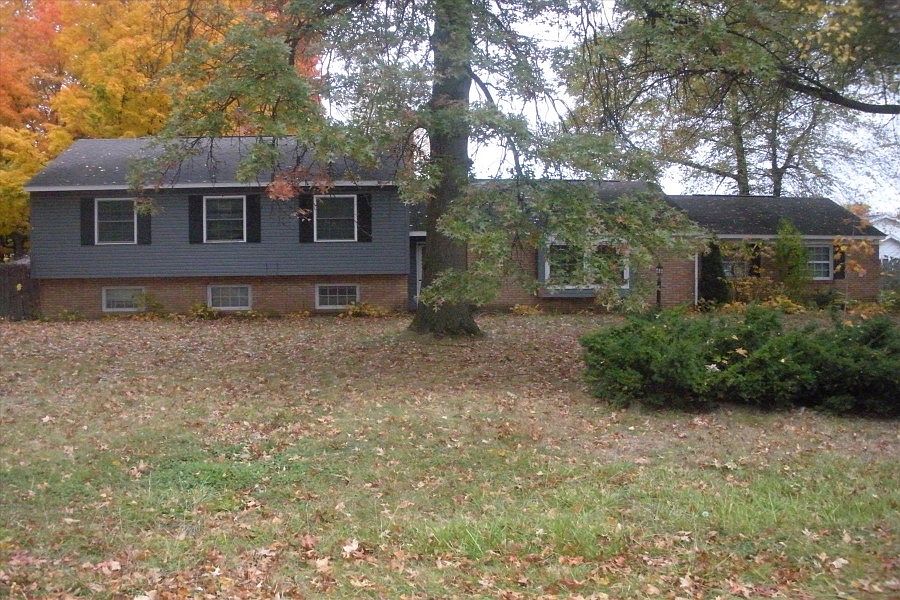 1st image of 617 Widener Ln