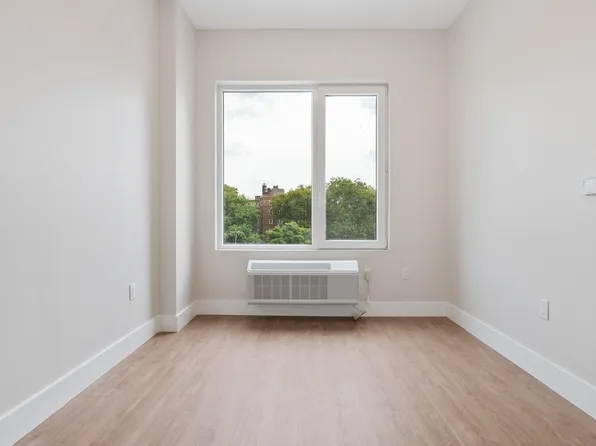 286 Rider Avenue image 10 of 12