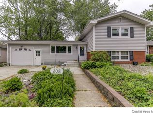 208 S 4th St, Riverton, IL