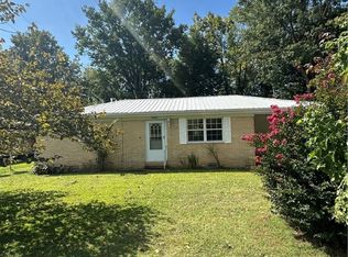 900 Sycamore Dr, Huntsville, AR 72740