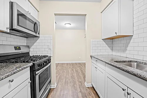Huron River Apartments- Wyandotte Photo 1