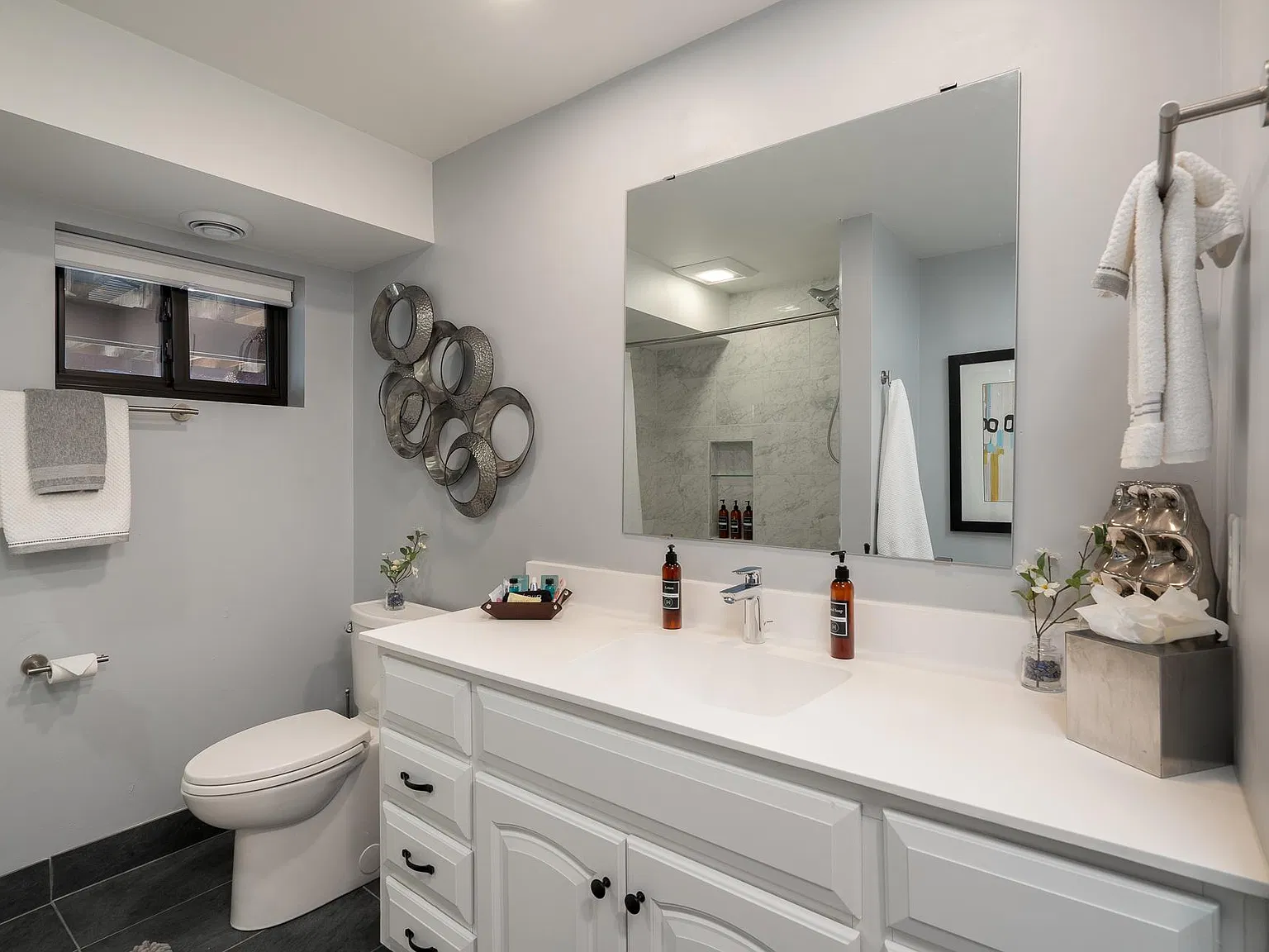 2 bed, 1240 sqft, $3,100 — Photo 3