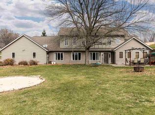 1646 Camelback Rd NE, Solon, IA 52333
