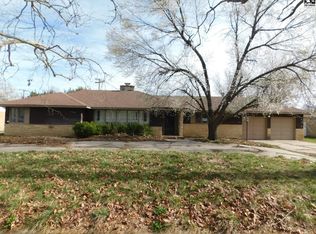 7 Whitmore Rd, Hutchinson, KS 67502