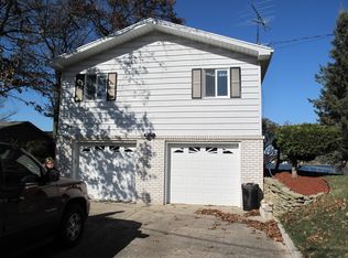 100 Donald Dr, Brooklyn, MI 49230