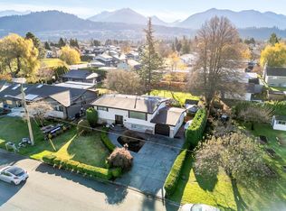 46102 Griffin Dr, Chilliwack, BC V2R4C7