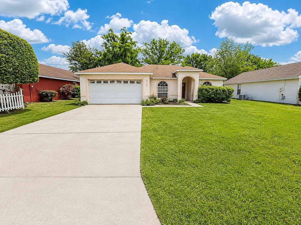 609 Tamarin Ln