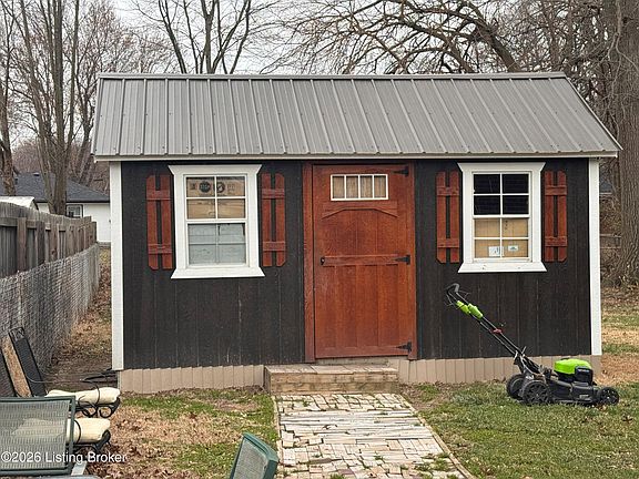 2nd image of 8601 Robbins Rd