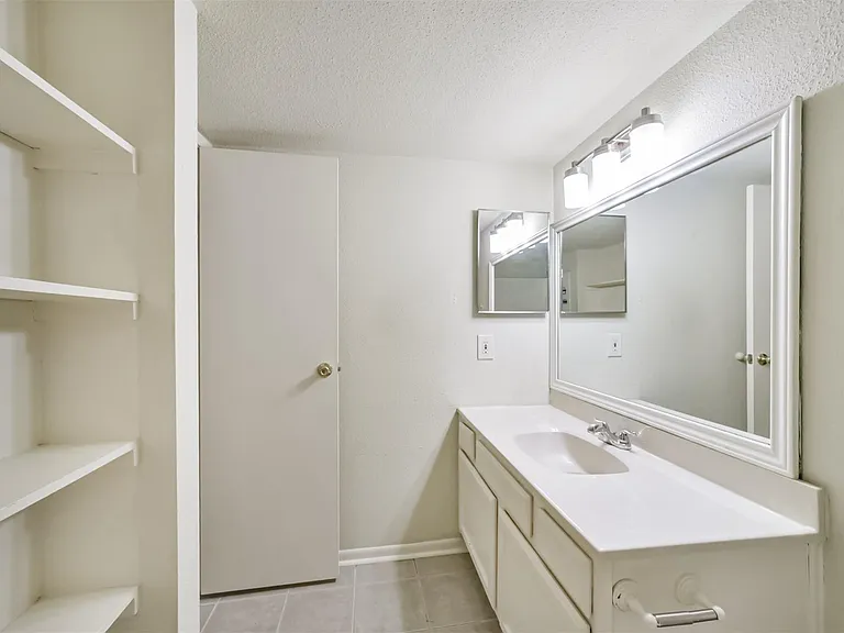 5917 Fairdale Ln #10 — Photo 34