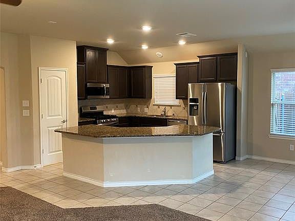 4th image of 2121 Lake Hawthorne Trl