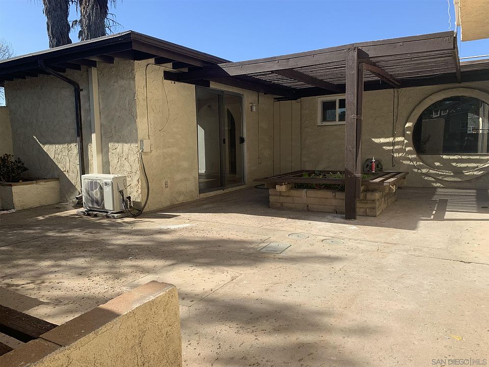 1st image of 6070 Howell Dr