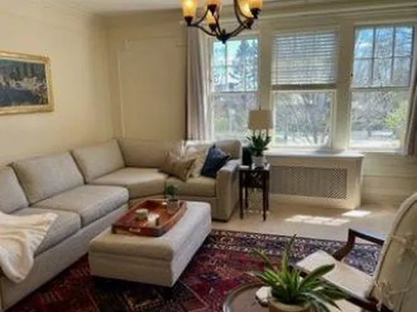 137 Gardner Rd #1, Brookline, MA 02445