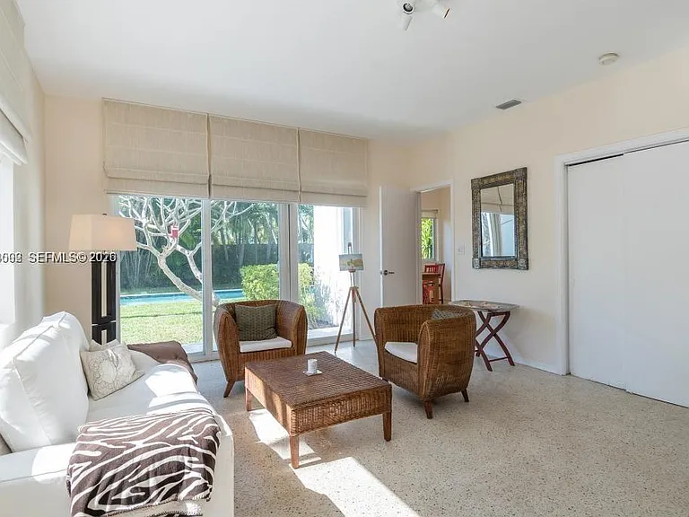 1123 Bay Dr — Photo 25