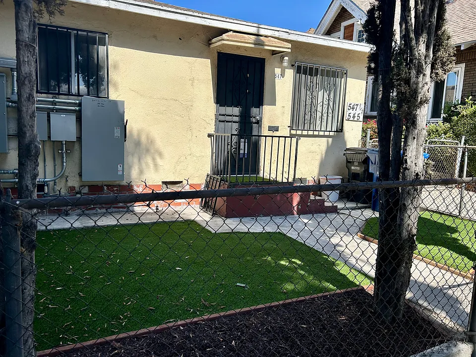 545 S Soto St