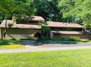 17980 Falling Leaves Rd, Strongsville, OH 44136