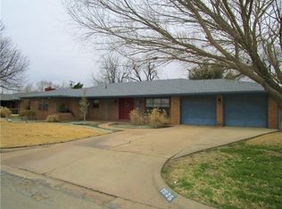 1825 N Main St, Altus, OK 73521