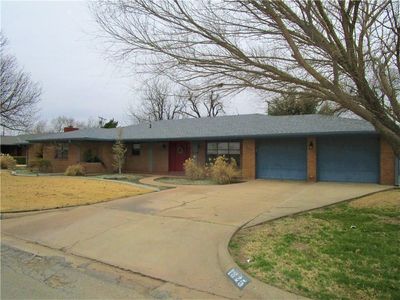 1825 N Main St, Altus, OK, 73521