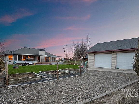 5th image of 900 Sandy Glen Ln