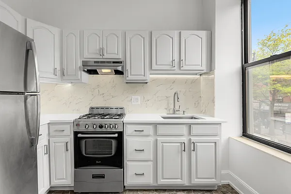 Rented by Nest Seekers International | media 9