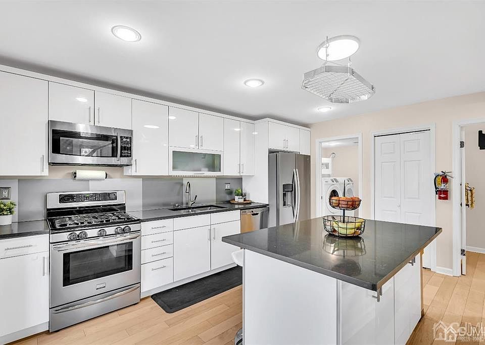 1st image of 91 Kingsberry Dr