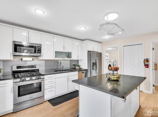 91 Kingsberry Dr, Somerset, NJ 08873