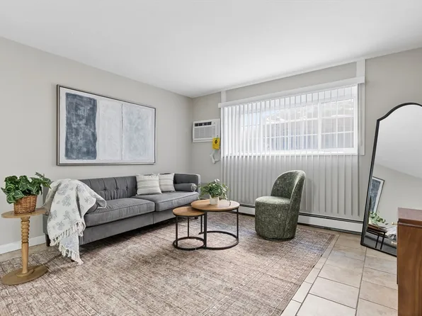 15 Staples Ave APT 12, Everett, MA 02149