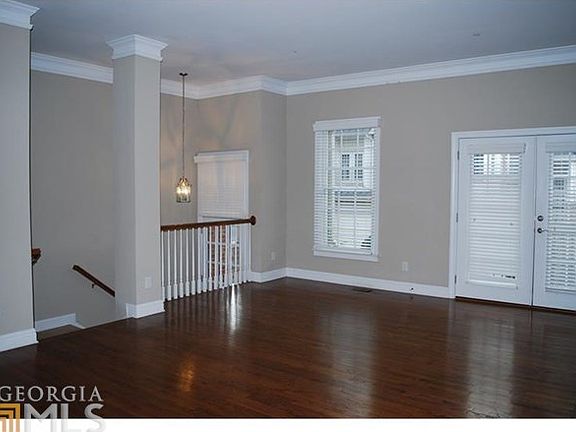 5th image of 417 Creekview Trl SE