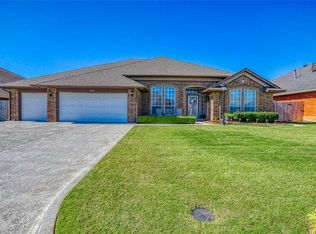 11840 SW 3rd St, Yukon, OK 73099