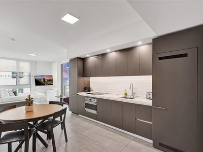 227 NE 2nd St Unit 1809, Miami, FL, 33179