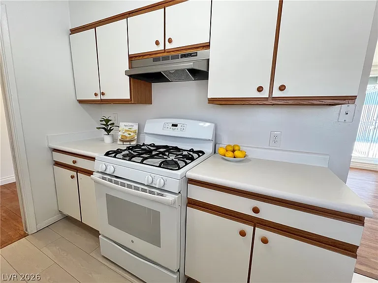 2300 Santa Clara Dr — Photo 12