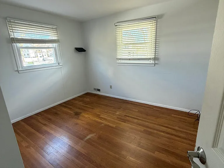 6 Barbara Ln — Photo 5