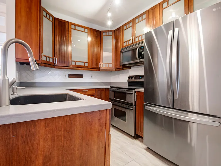 1226 Rhode Island Ave NE — Photo 3