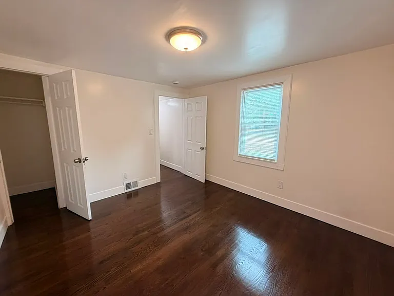 160 Ivy St — Photo 4