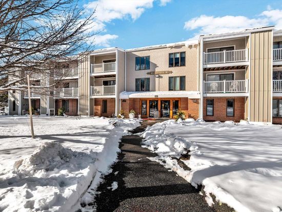 42 Old Colony Way APT 14, Orleans, MA 02653