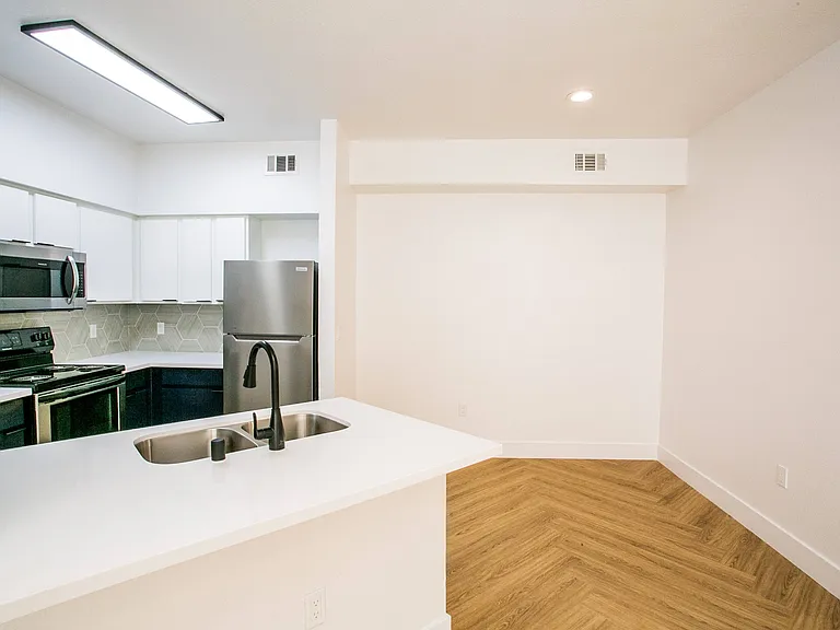 The Layne at Peccole Ranch — Photo 40
