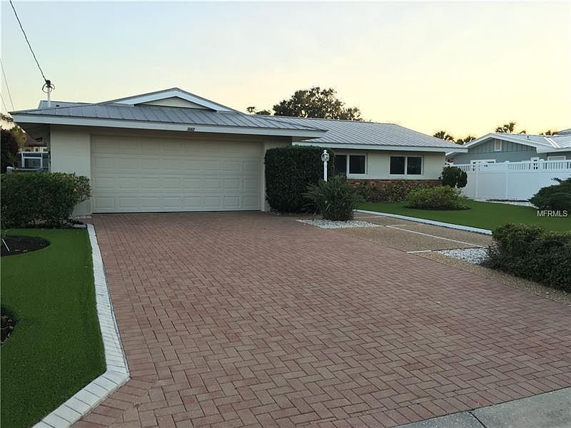 1st image of 342 Avenida Leona