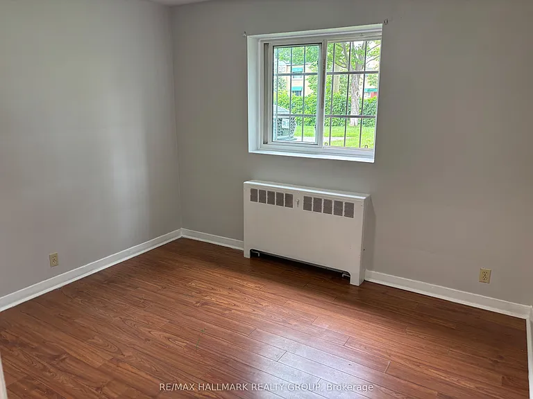1064 Merivale Rd #2 — Photo 8