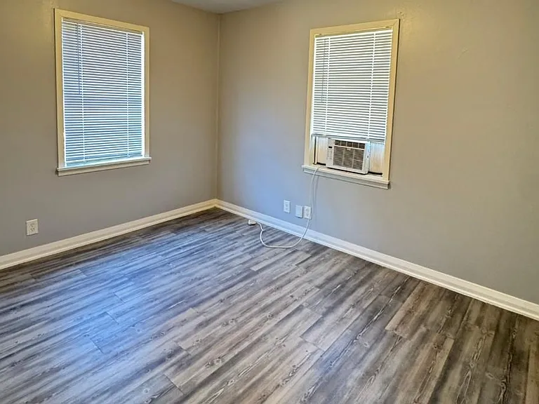 3270 Christopher St — Photo 16