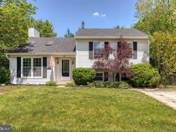 12 Leinster Garth, Nottingham, MD 21236