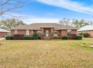 33320 Woodlands Dr, Lillian, AL 36549