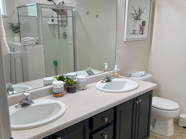 528 Park Ridge Ct — Photo 12