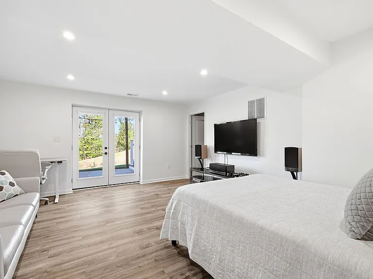 4435 Sunset Dr — Photo 37