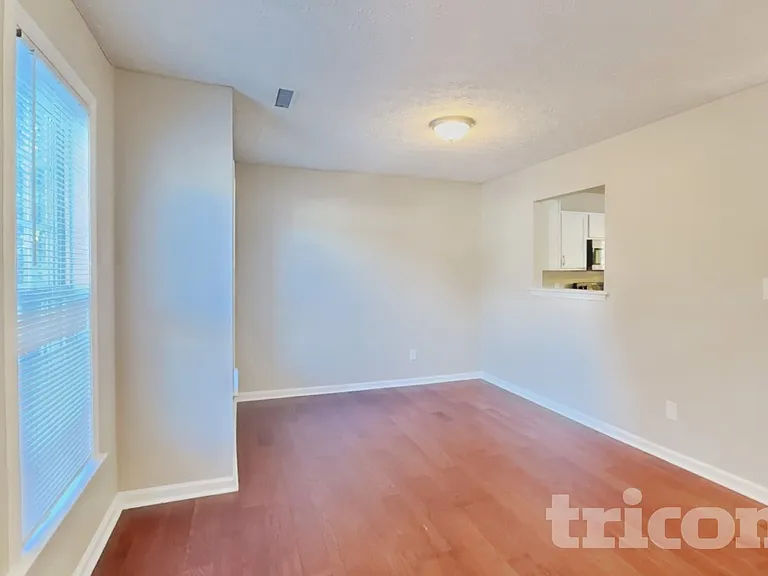 3328 Neptune Dr — Photo 5