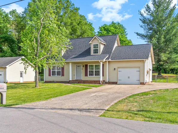 1564 Barrett Dr, Clarksville, TN 37043