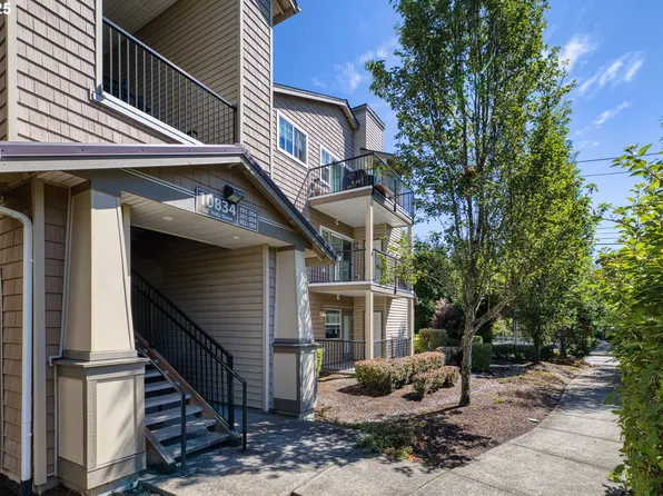 10834 NE Holly St Unit 202, Hillsboro, OR 97006