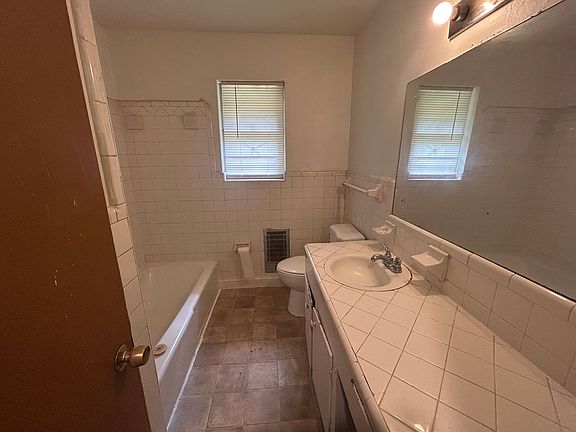 4th image of 1125 Edgewood Ave