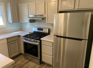 100 W Shelbourne Dr APT 5, Normal, IL 61761