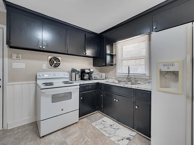 1827 Fargo Dr — Photo 11
