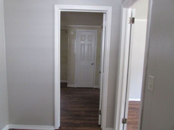 5th image of 307 1/2 Manning Ave